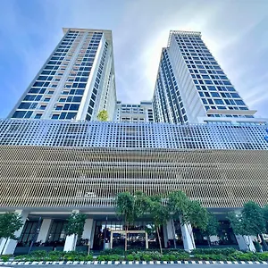 Centre @ The Shore By Casa Yolo 아파트